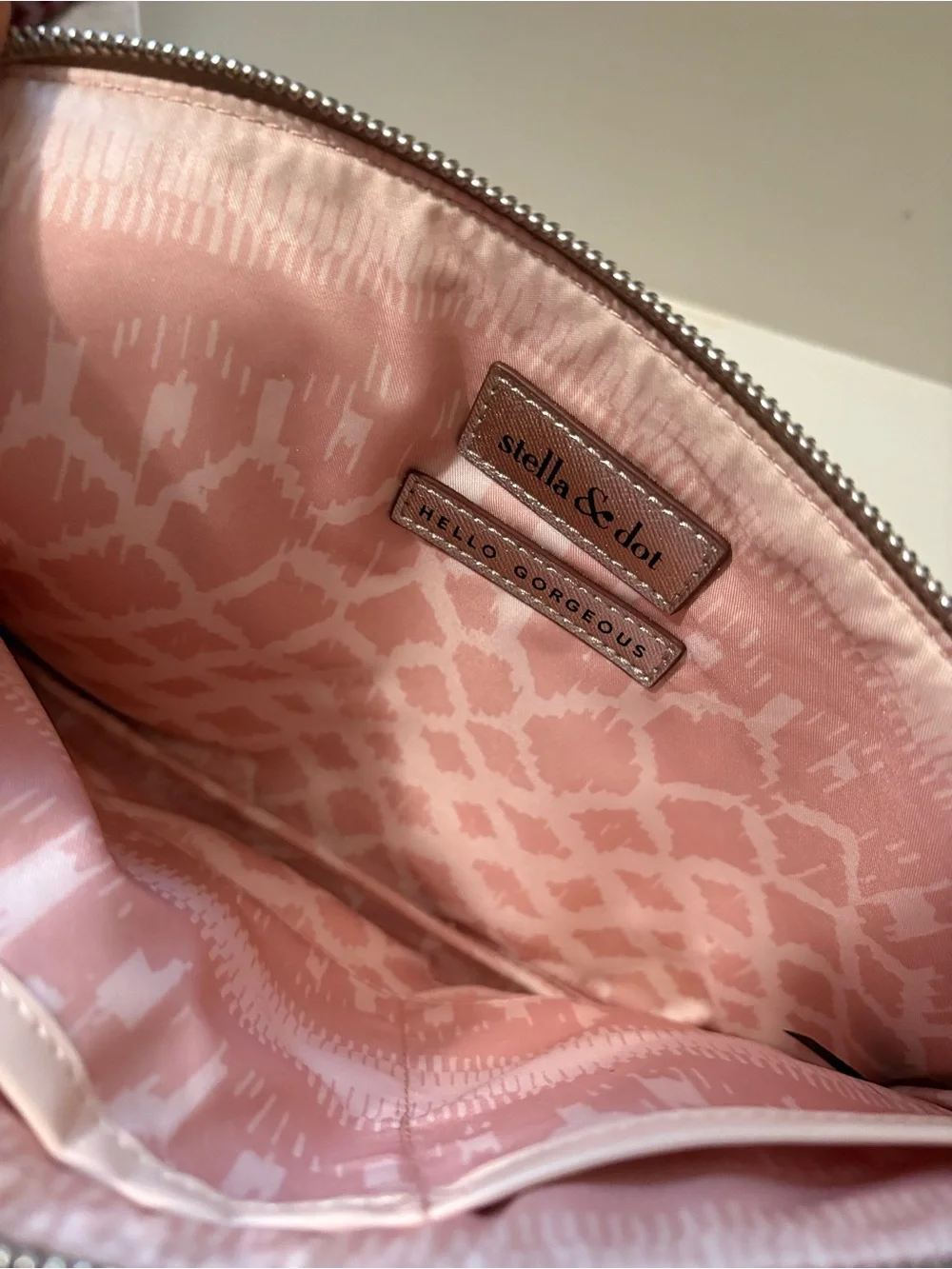 Stella & Dot Hello Gorgeous Metallic Chevron Zipper Clutch Pouch